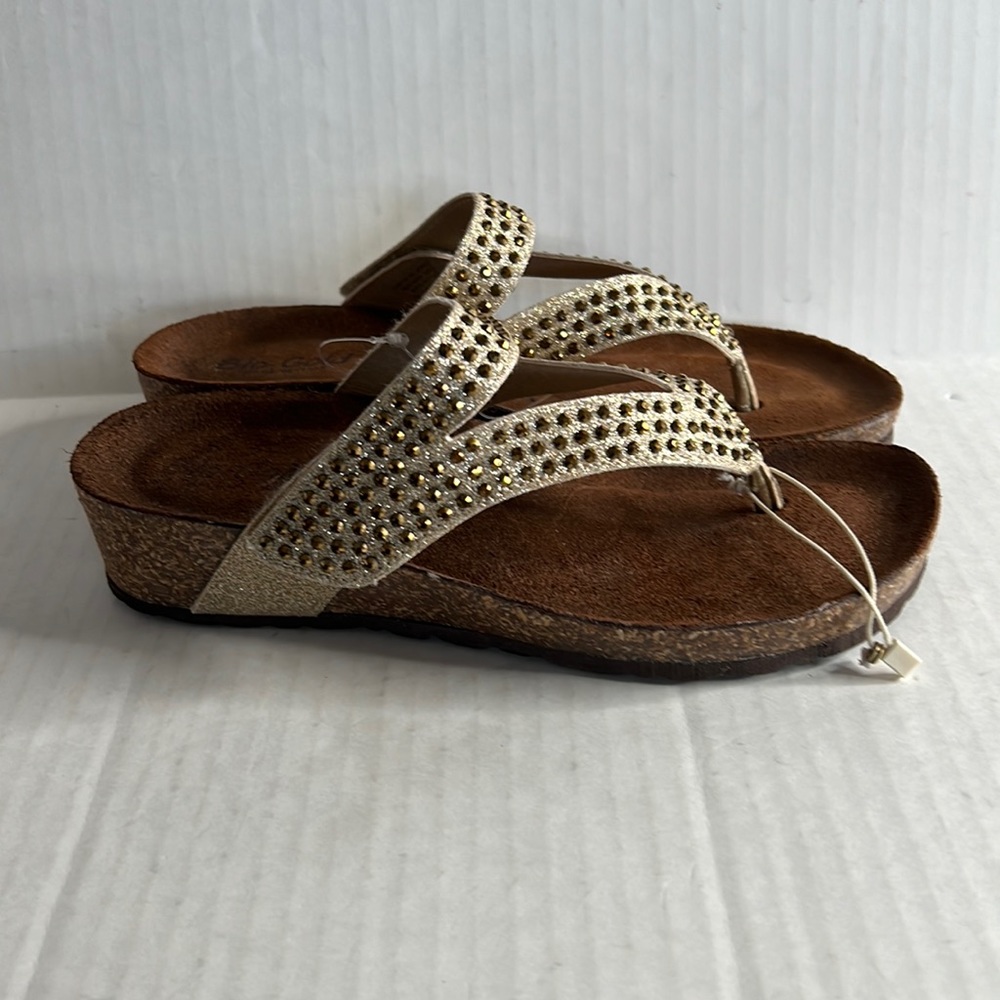 Like new Bio-Gold with gold glitter stones wedge sandals